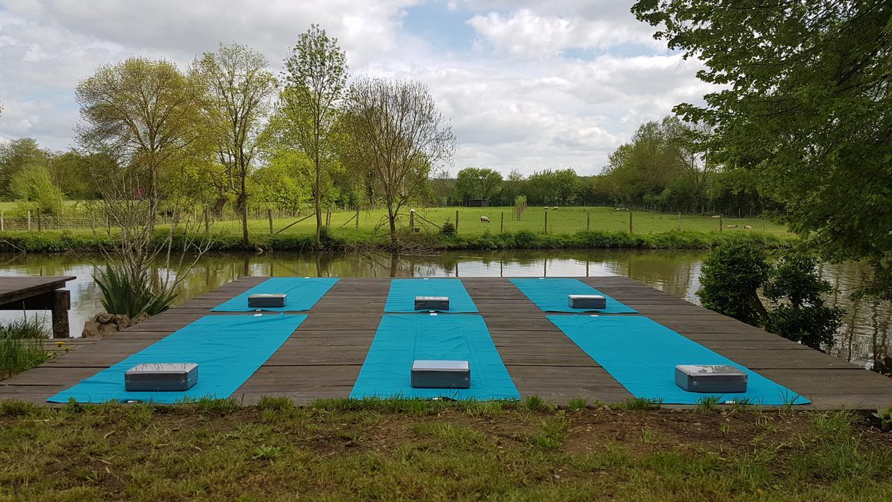 La Belmontaise Bed and Breakfast Beaumont-sur-Sarthe Esterno foto